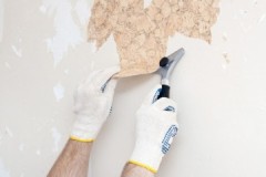 Tips from experienced builders on how to quickly and easily remove old wallpaper from the wall