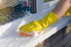 How and what is the best way to wash the plastic window sill?