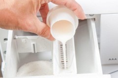 Why do you need and how to use an antistatic agent for washing clothes in a washing machine?