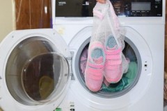 A useful and necessary accessory: a bag for washing sneakers in a washing machine