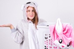 És possible i com rentar el kigurumi amb màquina d'escriure i a mà?