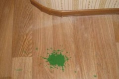 Proven ways and means than to wipe off old and freshly spilled paint from linoleum