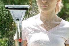 Comment nettoyer correctement les fenêtres avec un aspirateur de lavage: trucs et astuces