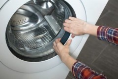 Waarom gaat de deur van de Samsung wasmachine niet open na het wassen en hoe open je deze met geweld?