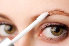 Travailler sur les erreurs ou comment effacer la teinture des sourcils de la peau